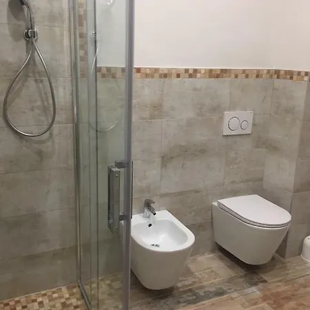 Πανσιόν Via Roma 12