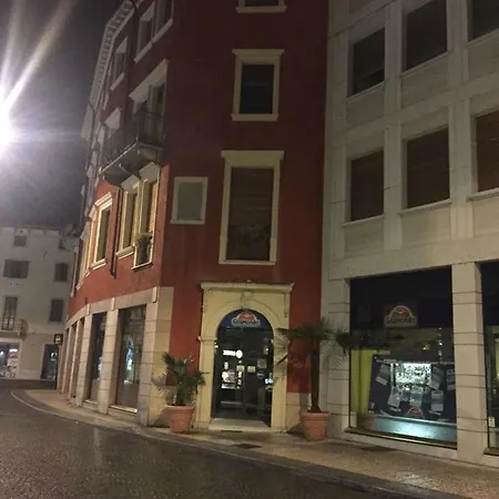 Via Roma 12 * 维罗纳