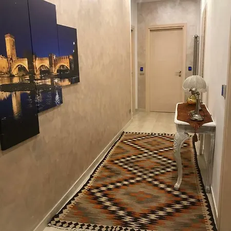 Via Roma 12 招待所