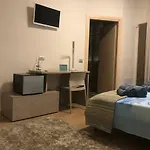 招待所 Via Roma 12 4*