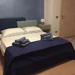 Via Roma 12 4*