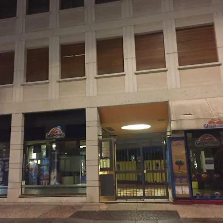 Via Roma 12 ゲストハウス