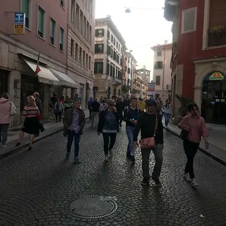 招待所 Via Roma 12 维罗纳
