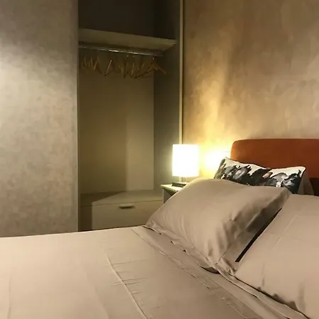 Via Roma 12